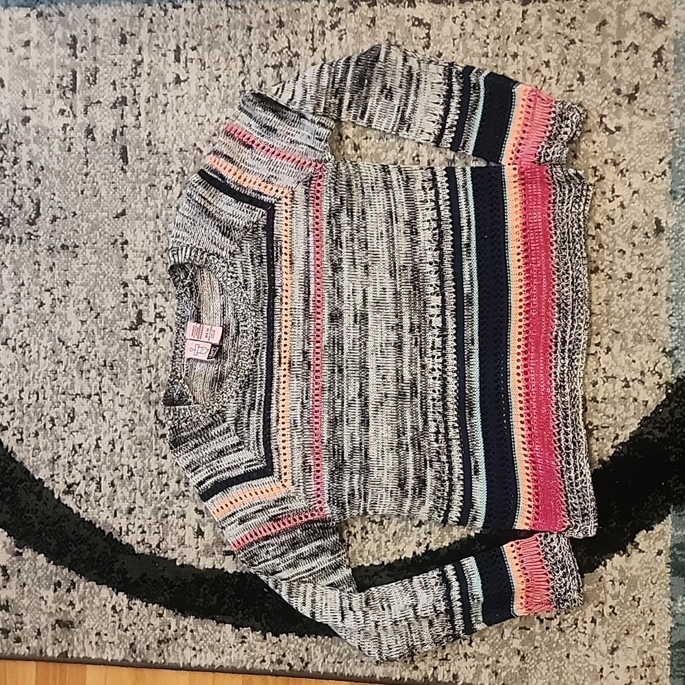 Pullover crew sweater